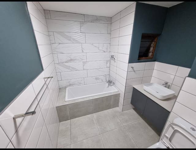 2 BEDROOM APARTMENT FOR SALE IN VANDERBIJLPARK SW 5